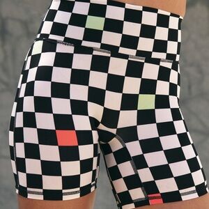 Fabletics Anywhere Motion365® High-Waisted 6" Short